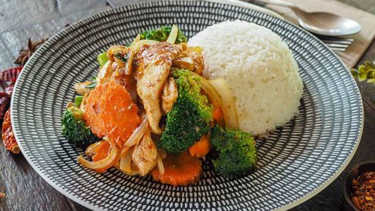 Chicken & Cashew Nuts Stir Fry