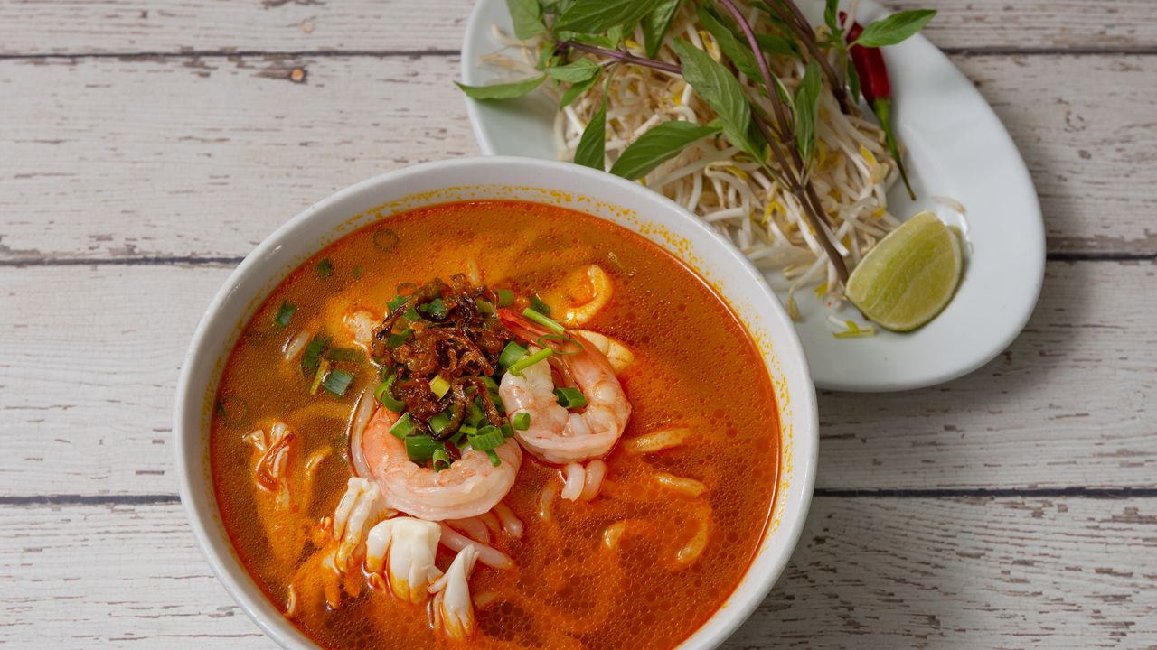 Rice Noodle Soup with Seafood