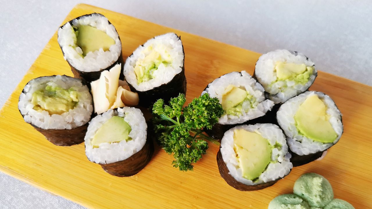 Avocado Roll S319
