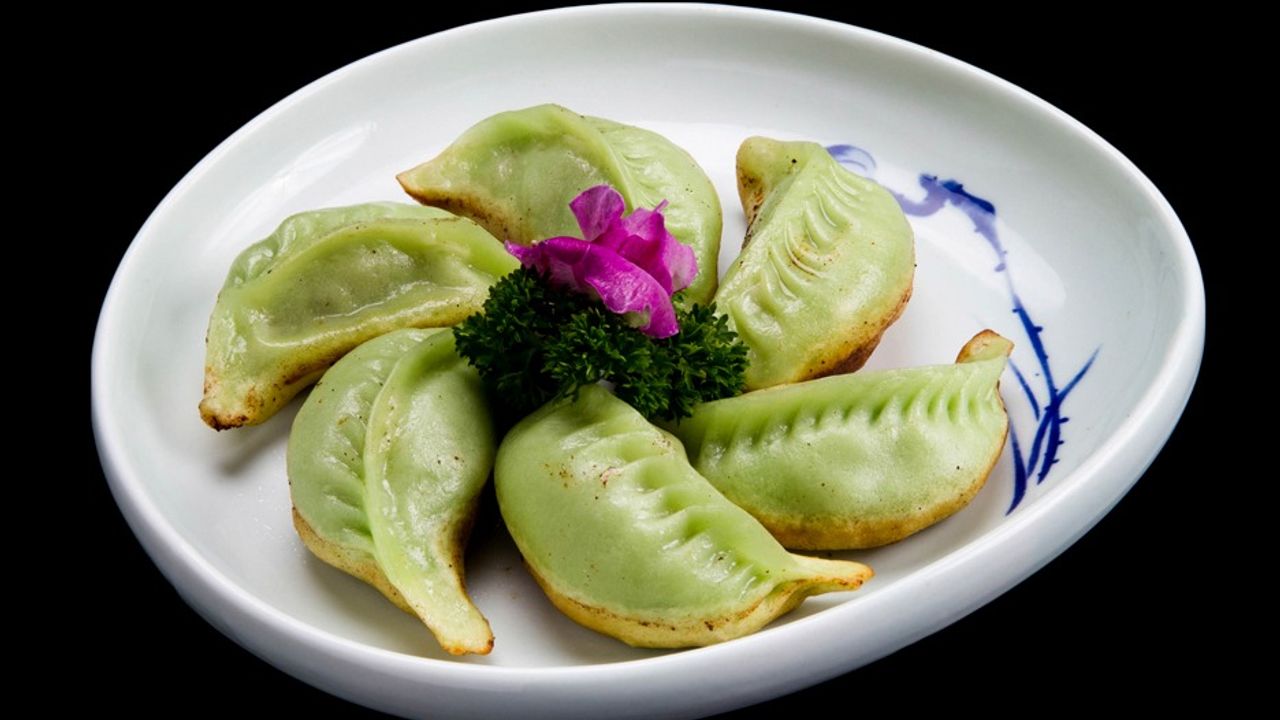 D04. Pan-fried Vegetable Dumplings(6pcs)