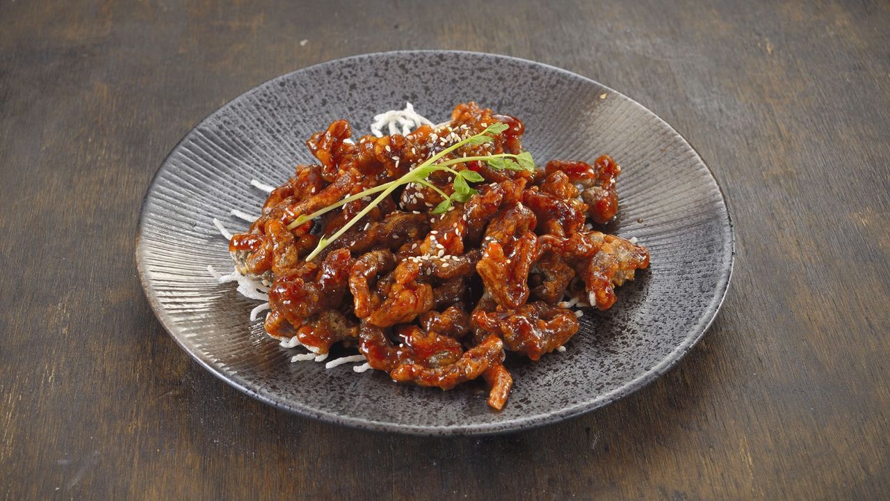 408 Crispy Shredded Beef in Sweet & Sour Sauce