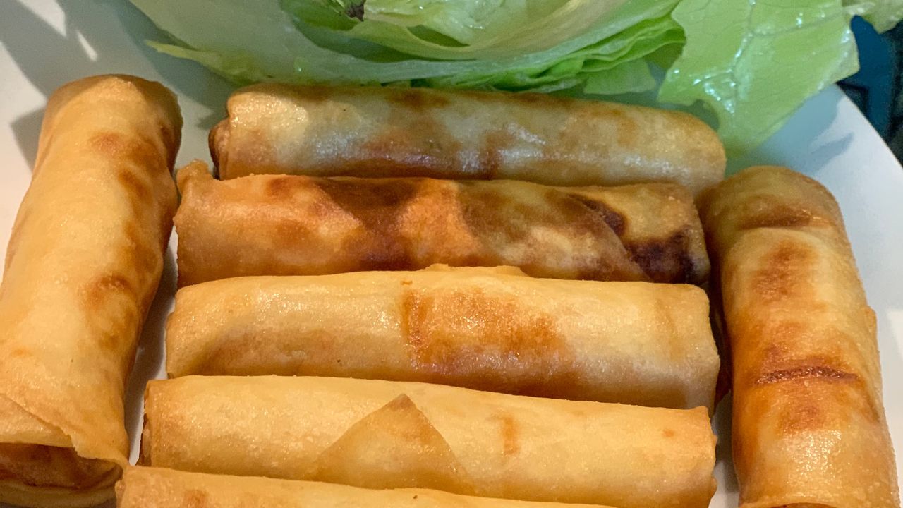 3. Vegetarian Spring Rolls (8 Rolls)