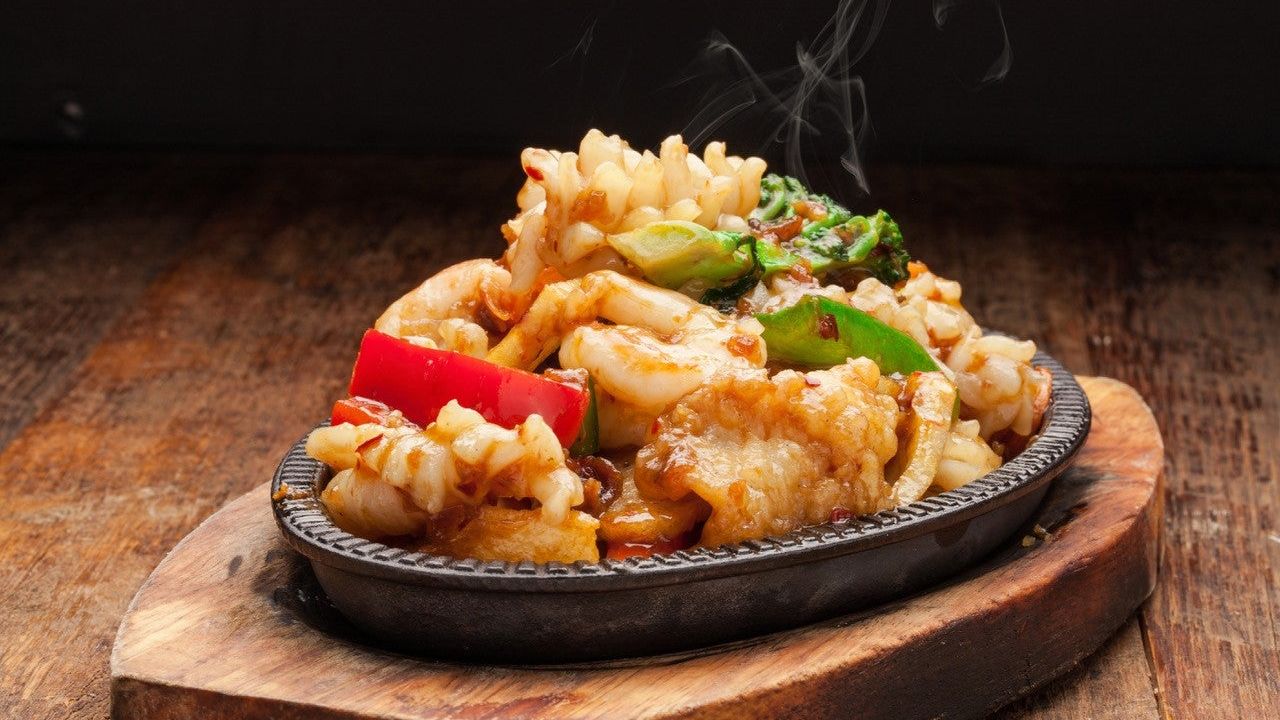 XO Sauce Seafood on Sizzling Plate
