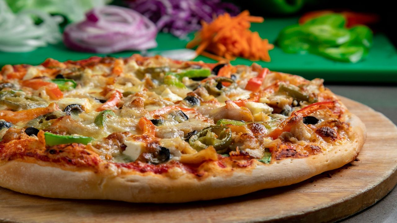 Chicken - Traditional Pizza