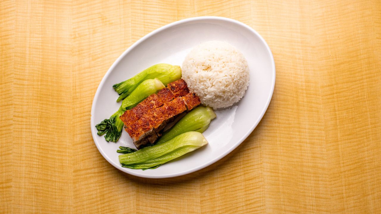 Crispy Roast Pork with Rice 脆皮燒肉飯