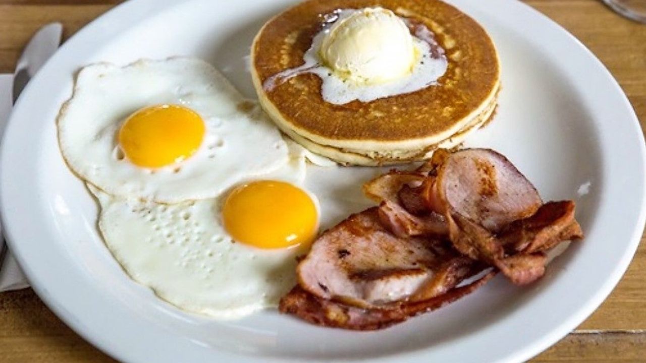 Traditional Bacon and Eggs