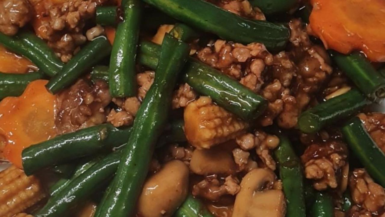 Pork Mince and Snake Beans
