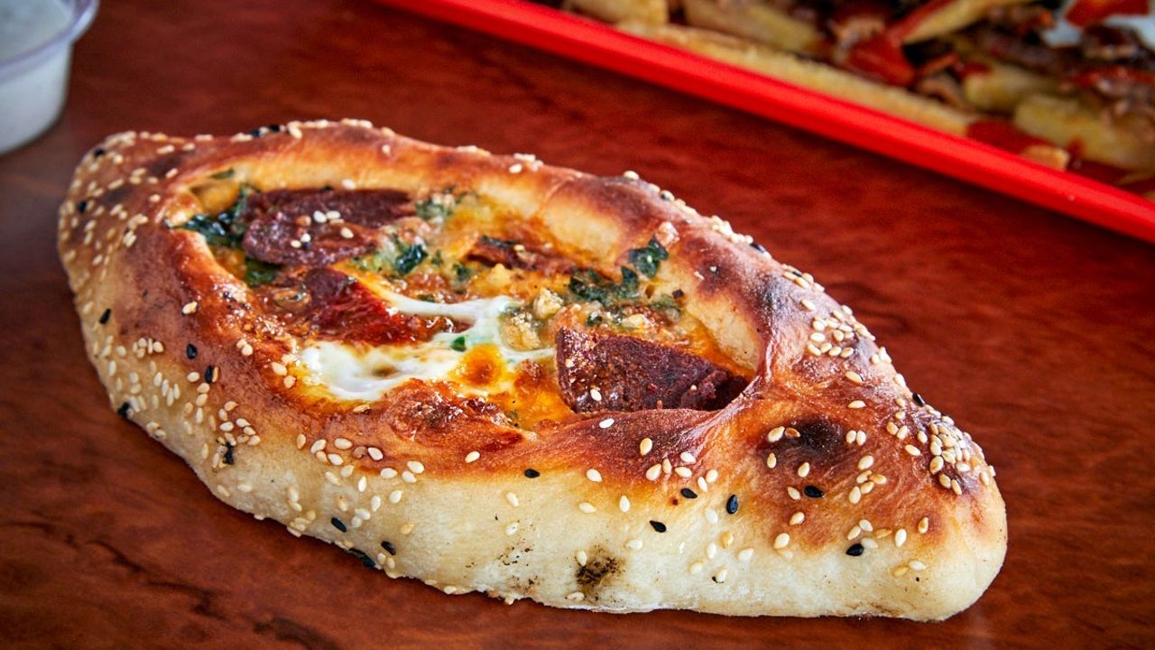 Turkish Sausage and Vegetables Pide