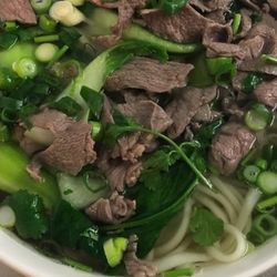 Beef soup with handmade noodles 牛汤面