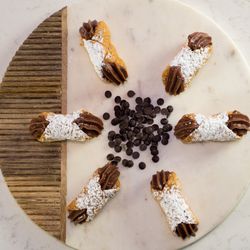Box of 21 Small Chocolate Cannoli