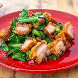 Moo Grob In Chilli Basil Sauce
