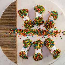 Box of 21 Small Bright Confetti Cannoli