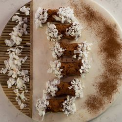 Box of 21 Small Lamington Cannoli