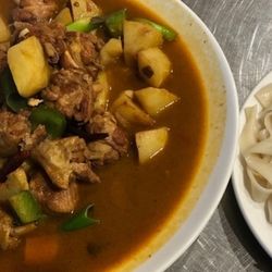 Xinjiang Big Plate Chicken with Handmade belt noodles (MEDIUM)  / 中盘鸡面